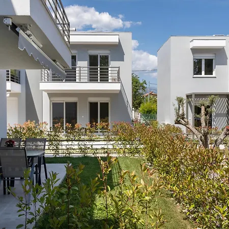 Antigone Residential Complex * Ofrinion