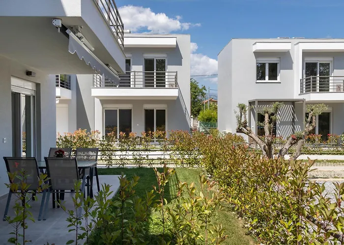 Antigone Residential Complex * Ofrínion